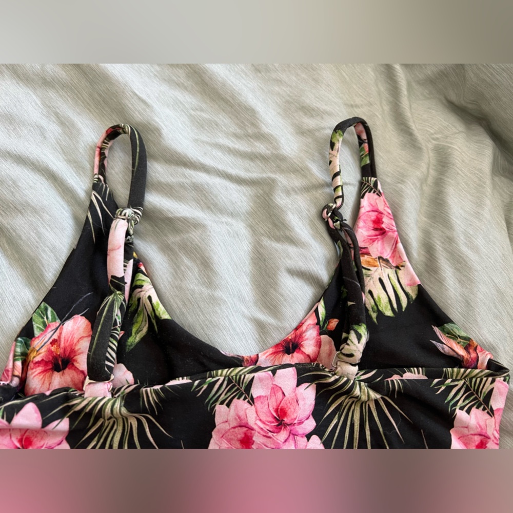 Ama Bikini Top Floral View 2
